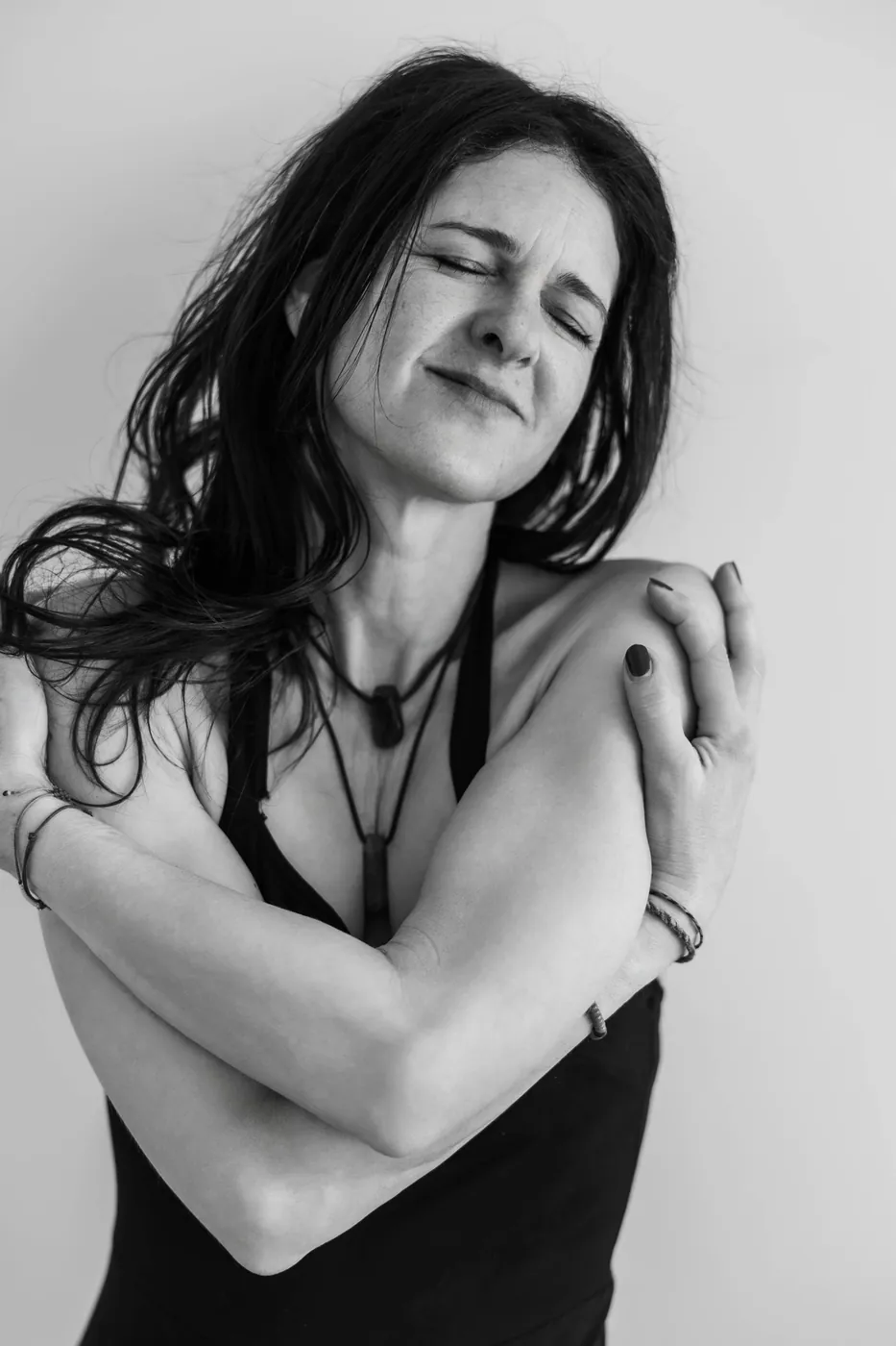 Persönliches Portrait einer Frau, warmes Licht – Embrace & Shine